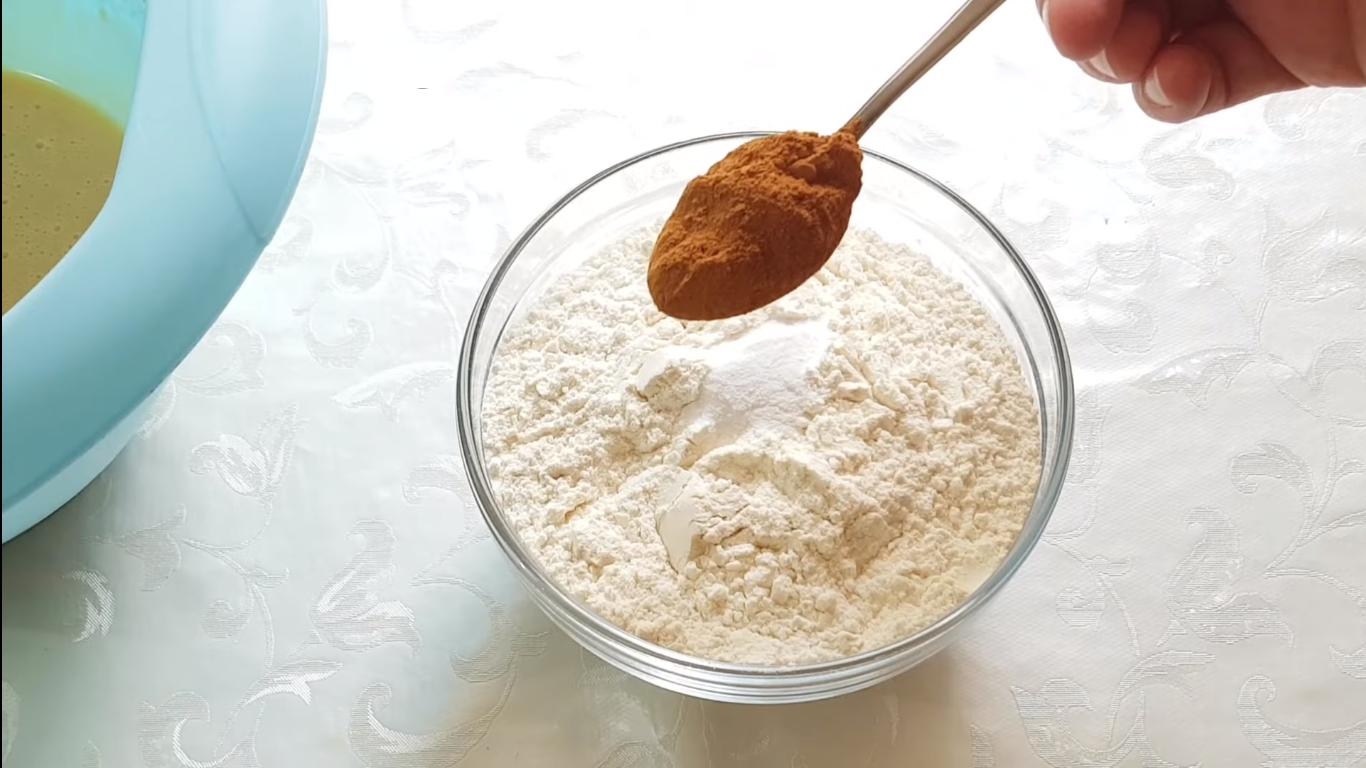 Рецепт бисквита без сахара на меду - Шаг 5