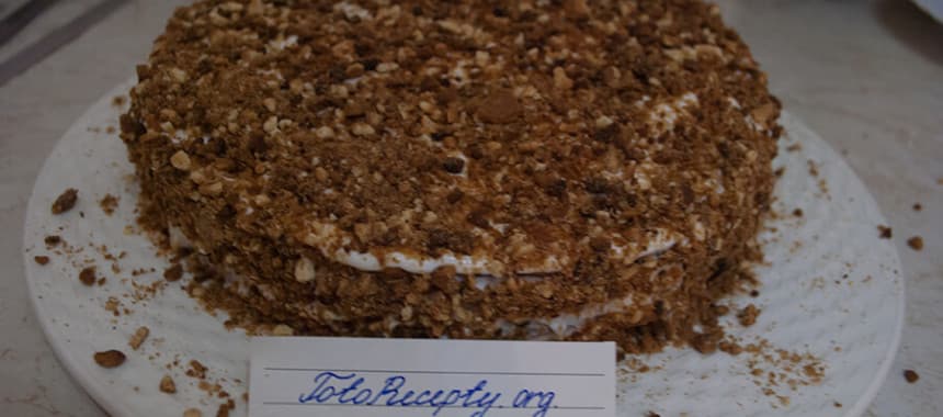 Медовый пирог в духовке — простой рецепт